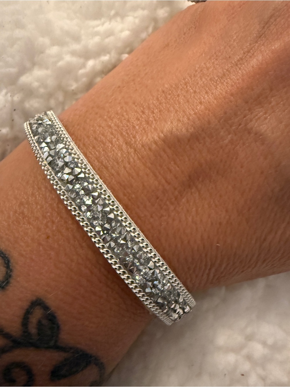Set of 2 Silver Crystal Pavé Bangle Bracelet - Elegant Sparkle